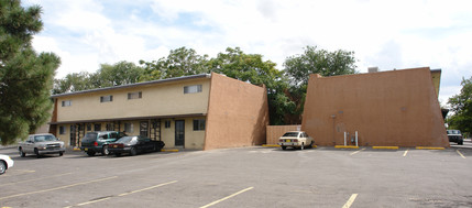 Luxor Apartments in Albuquerque, NM - Foto de edificio - Building Photo