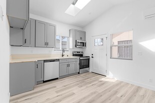 12602 Kensington Ln in Garden Grove, CA - Building Photo