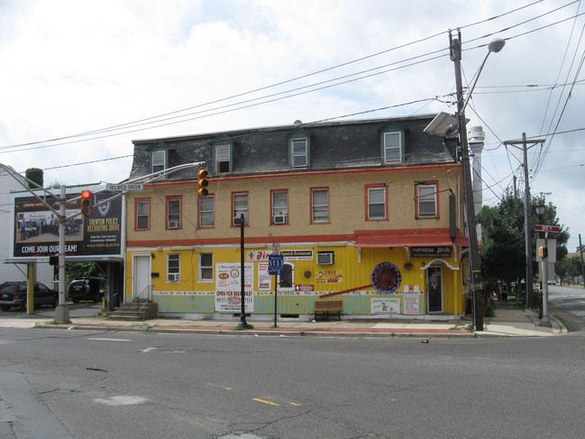 685-691 S Clinton Ave in Trenton, NJ - Building Photo - Building Photo