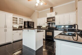 16904 Gladstone Cir in Edmond, OK - Building Photo - Building Photo