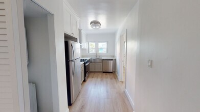 Lyman Place Apartments in Los Angeles, CA - Building Photo - Interior Photo