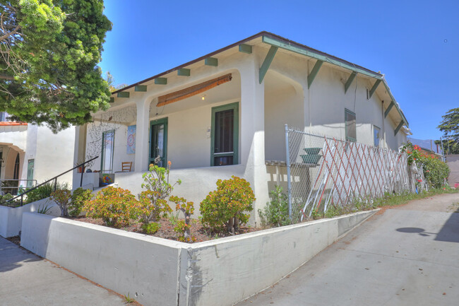 215 S Milpas St in Santa Barbara, CA - Building Photo - Building Photo