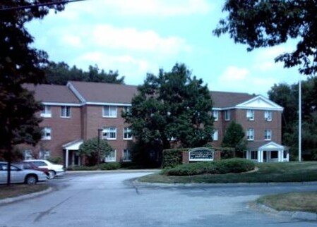 Edward J. Roy Apartments in Manchester, NH - Foto de edificio