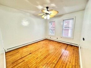 226 Avenue B in Bayonne, NJ - Foto de edificio - Building Photo