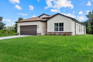 3040 Aliceville Rd in North Port, FL - Building Photo