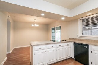 4486 W Cypress Villas Dr in Spring, TX - Building Photo - Building Photo