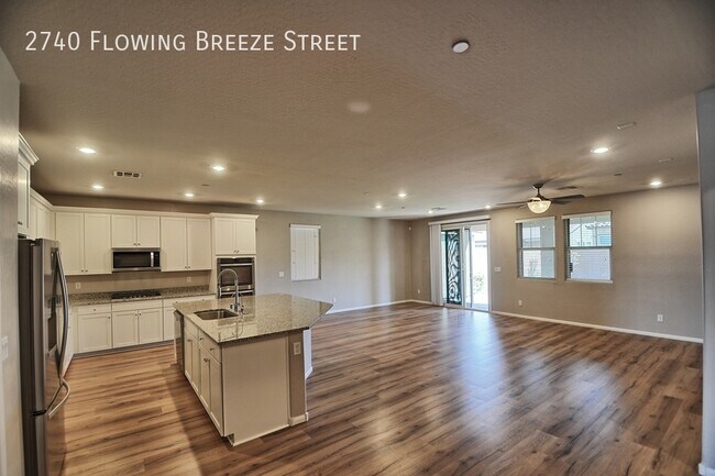 2740 Flowing Breeze St in Henderson, NV - Building Photo - Building Photo