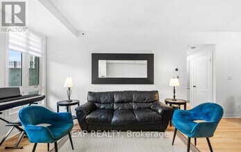 1837 Eglinton Ave E in Toronto, ON - Building Photo - Building Photo