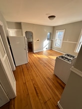 62 Lakewood St, Unit 2 in Worcester, MA - Foto de edificio - Building Photo