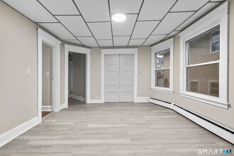 37 Plaza Ave in Waterbury, CT - Building Photo - Building Photo