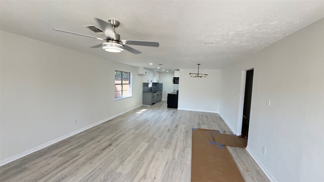 829 Canfield St in Liberty, TX - Building Photo - Building Photo