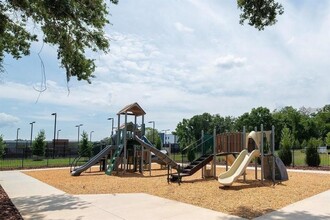 36363 Garden Wall Wy in Zephyrhills, FL - Building Photo - Building Photo