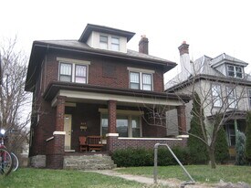 347 E 12th Ave in Columbus, OH - Building Photo