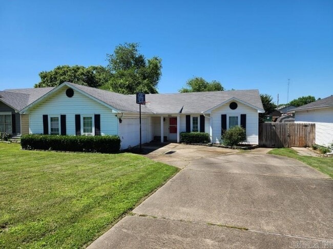 property at 900 Edgewood Dr