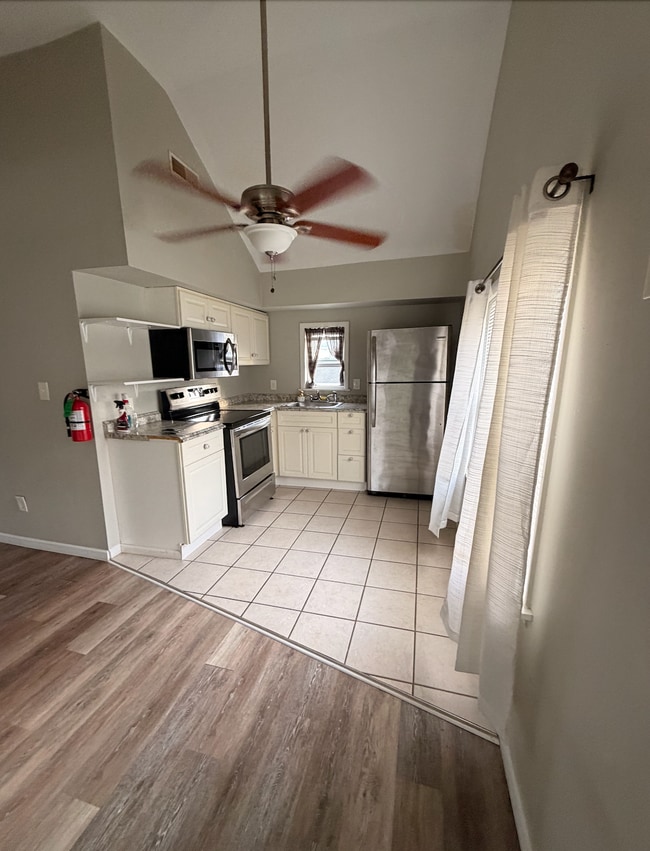 property at 405 S Boyd St