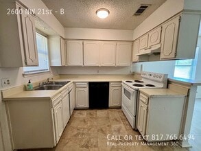 2600 NW 21st St in Fort Worth, TX - Building Photo - Building Photo