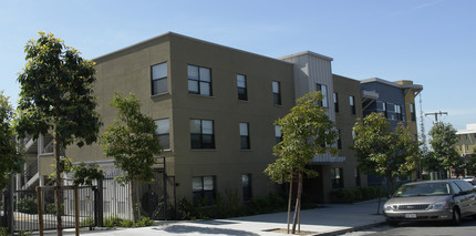 Eastmont Court in Oakland, CA - Building Photo - Building Photo