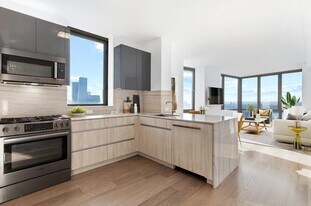 299 W 47th St in New York, NY - Building Photo