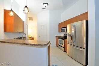 3975 27th Ave NE in Naples, FL - Foto de edificio - Building Photo