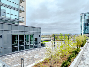 Symphony Condominiums in Brampton, ON - Building Photo - Building Photo