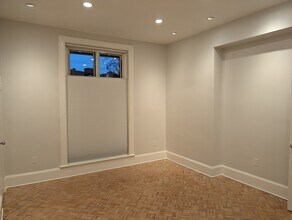 1851 Columbia Rd NW, Unit 102 in Washington, DC - Foto de edificio - Building Photo