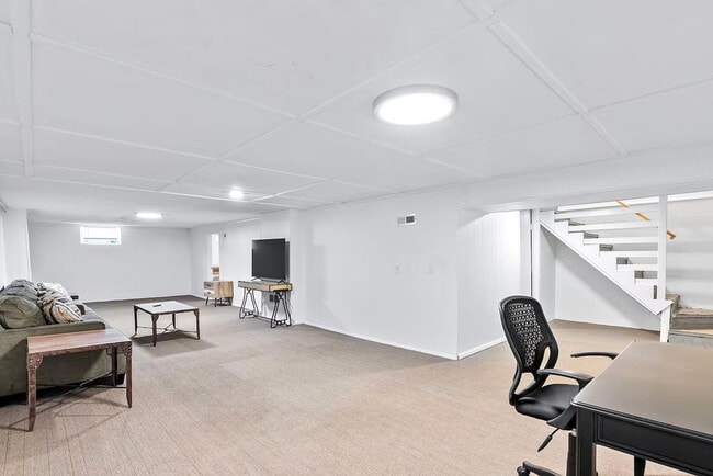 property at 814 Holiday Ave