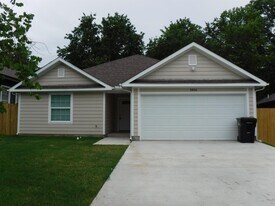1406 W Sears St in Denison, TX - Building Photo