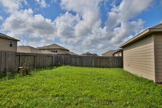 2209 Onyx Ct in Texas City, TX - Building Photo - Building Photo