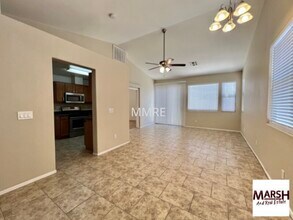 1425 S Lindsay Rd in Mesa, AZ - Building Photo - Building Photo