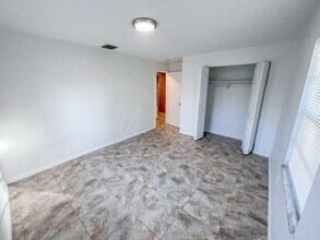 122 Laidback Way in Fort Pierce, FL - Foto de edificio - Building Photo