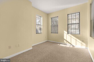 1768 Florida Ave NW, Unit 205 in Washington, DC - Foto de edificio - Building Photo