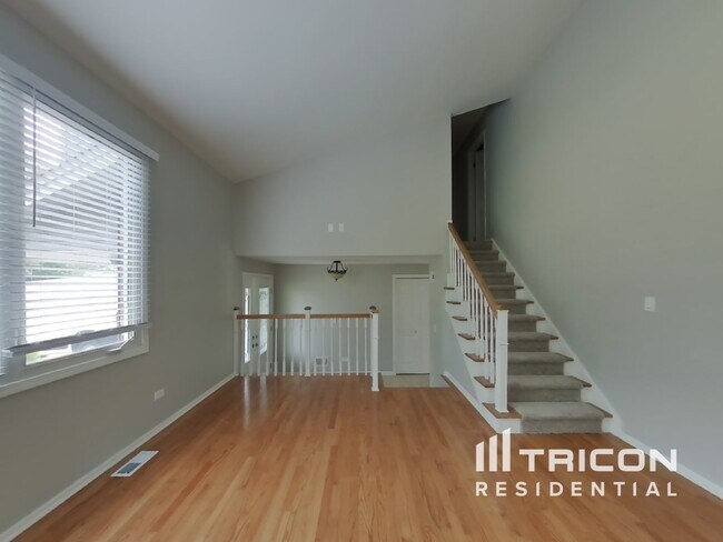 1401 Oak Hill Ct in Downers Grove, IL - Building Photo - Building Photo