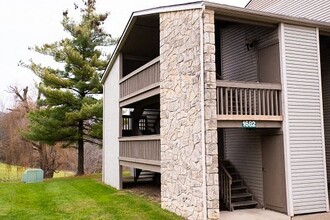 Crystal Lake in Newark, OH - Foto de edificio - Building Photo