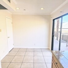 1043 Thompson Ave in Glendale, CA - Building Photo - Building Photo