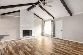 4305 Fairway St in Pasadena, TX - Foto de edificio - Building Photo