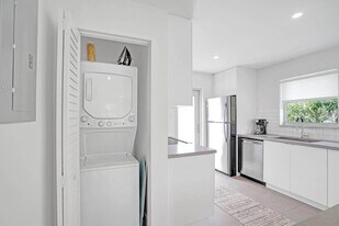 625 NE 13th Ave in Fort Lauderdale, FL - Building Photo