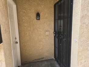 41 E 52nd St in Long Beach, CA - Building Photo - Building Photo