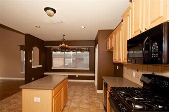 1736 Kittyhawk Dr in Little Elm, TX - Foto de edificio - Building Photo