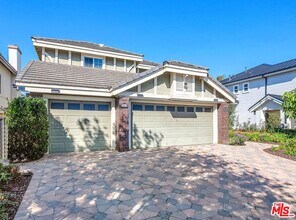 7513 W 83rd St in Los Angeles, CA - Building Photo - Building Photo