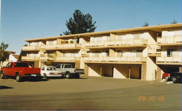 Cypress Apartments in Cotati, CA - Foto de edificio