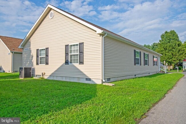 property at 192 Daffodil Dr