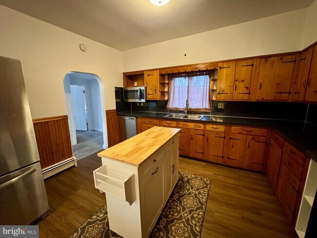 180 Sassamansville Rd in Gilbertsville, PA - Building Photo - Building Photo