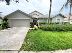 5422 Twin Creeks Dr in Valrico, FL - Building Photo