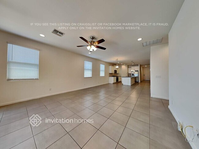 17705 W Pinnacle Vista Dr in Surprise, AZ - Building Photo - Building Photo