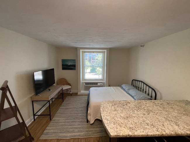 property at 224 E Garden St