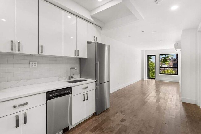2113 5th Ave, Unit 4 R in New York, NY - Building Photo - Building Photo