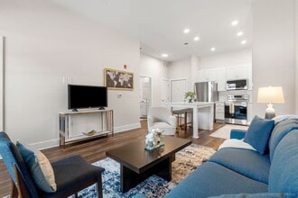 Middleborough Station in Middleboro, MA - Foto de edificio - Building Photo