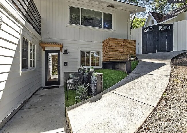 property at 3417 Goyak Dr