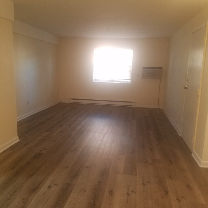 55 Elmwood Park, Unit 10 in Quincy, MA - Building Photo