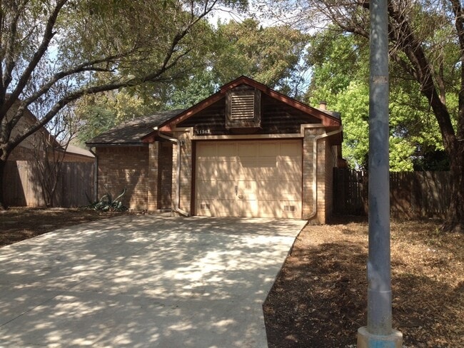 11343 Fish Springs Dr in San Antonio, TX - Building Photo - Building Photo